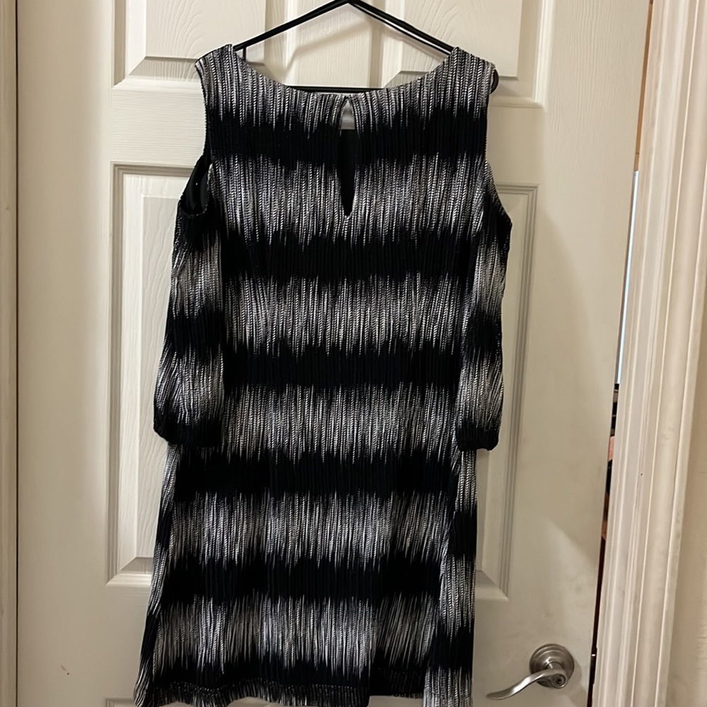 Sandra Darren design mini dress. - Picture 2 of 4